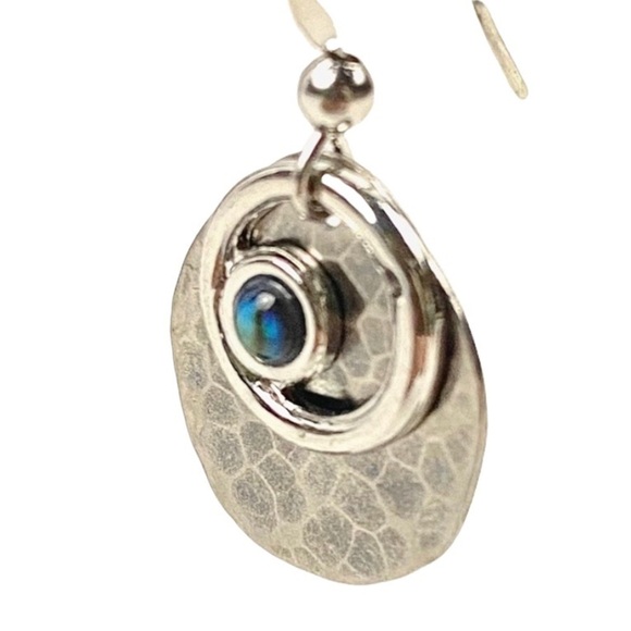 Hammered Labradorite earrings - Picture 2 of 6